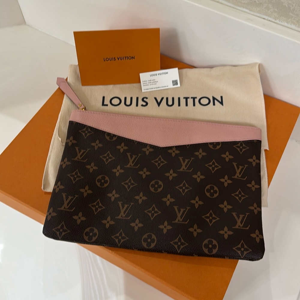 Louis Vuitton Clutch